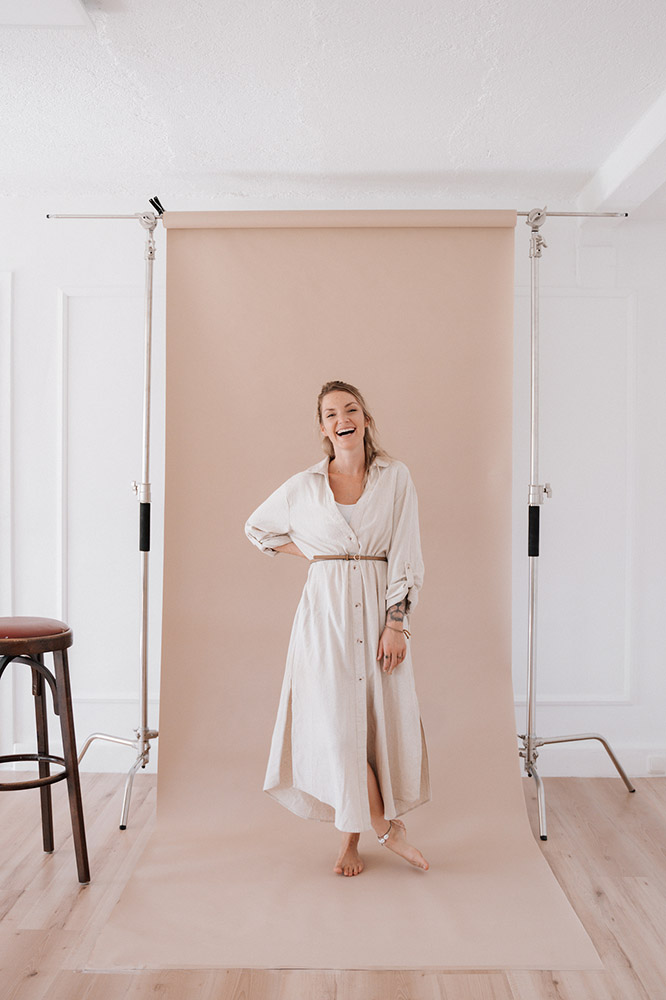 Fashion-/Lifestyle-Shooting im Studio – Brandingfotografie von Christina Langer aus Salzburg